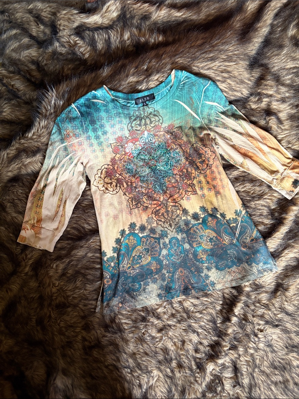 B.L.E.U - Y2K Teal Cream and Tan Paisley Medallion 3/4 Sleeve Tee Size XL
